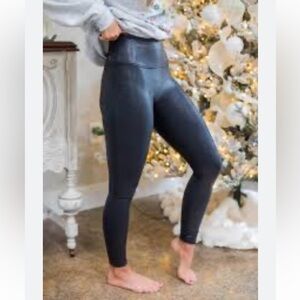 Spanx Faux Leather Leggings size large